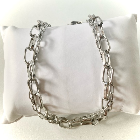 Silver tone 2 layers Chain Necklace preloved jewelry - Picture 3 of 6